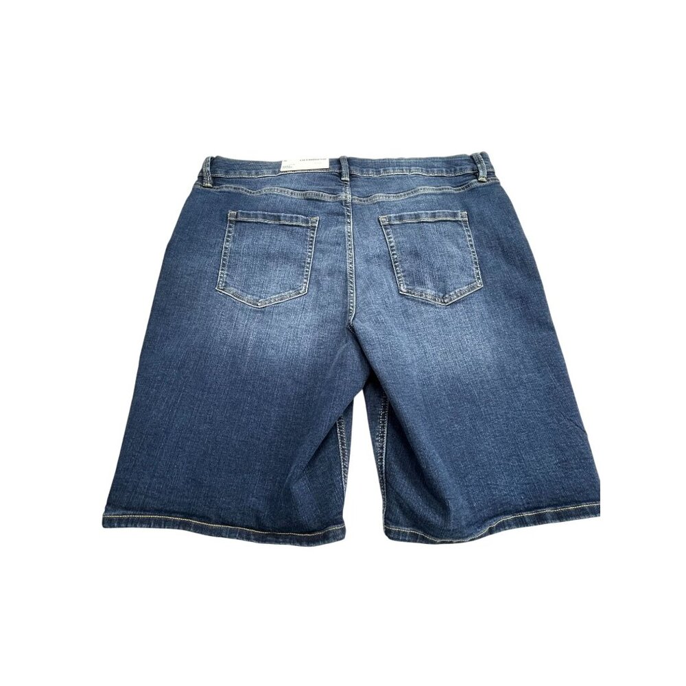 Liz Claiborne Womens Mid-Rise Sara Denim Shorts Size 18 Blue Made In Pakistan - Picture 2 of 11